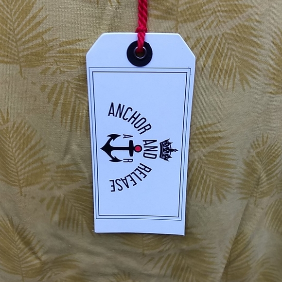 Yellow t-shirt - Picture 3 of 3